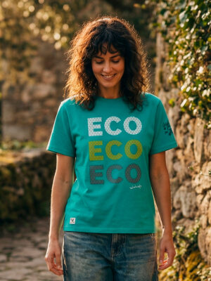 Camiseta Mujer "ECO" · Modelo Naia