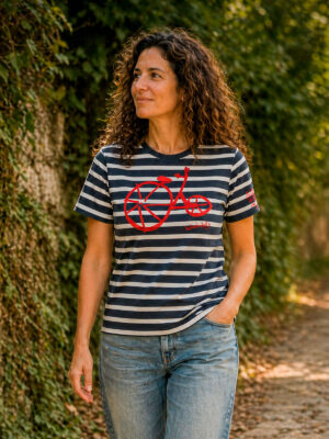 Camiseta Mujer "Bici" · Modelo Naia